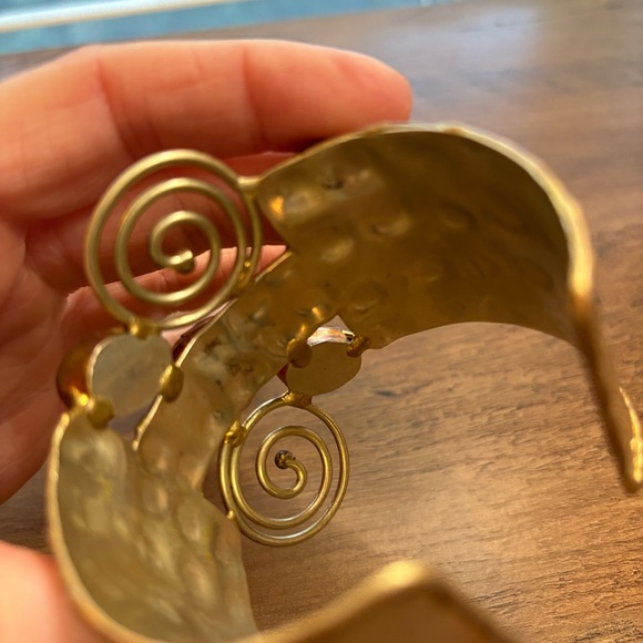 Vintage Large hammered silver, gold, copper cuff with blue gems 💎 - Picture 7 of 9